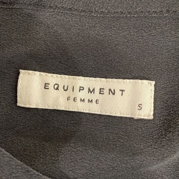 Equipment Femme Black Silk Hi Low Button Front Long Sleeves Blouse - Picture 8 of 12